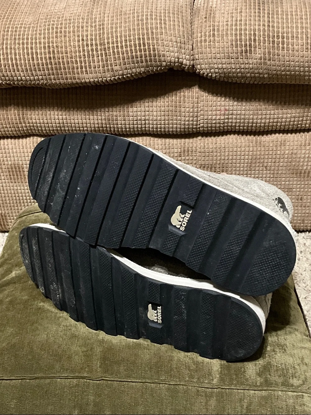 Sorel Men's Light Gray Suede Chukka Boots,size10 genuine 100% Leather.